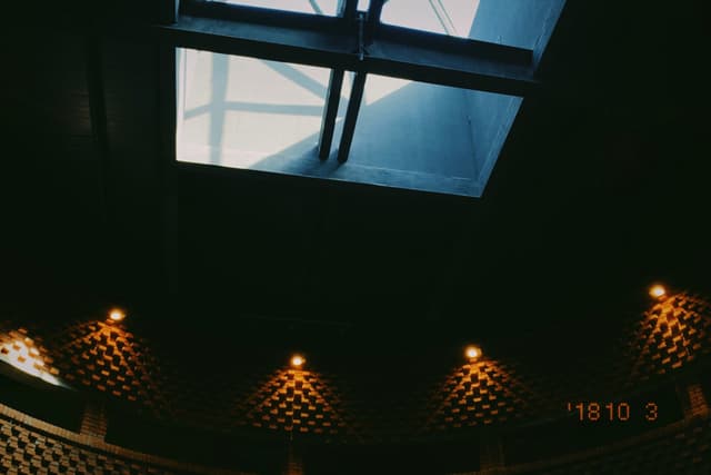 03 10月 18